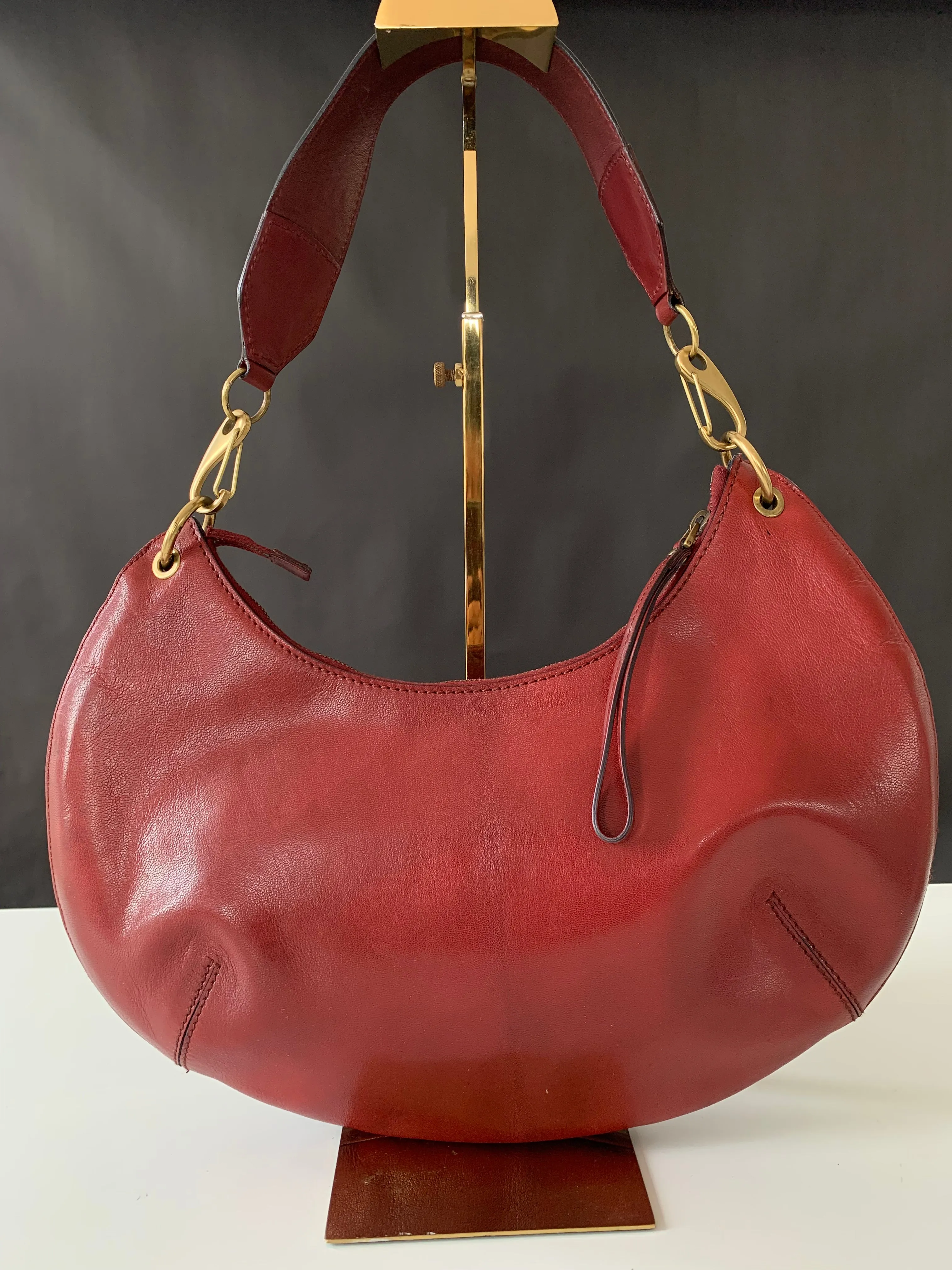 <b> GUCCI</b> <br>Half Moon Hobo Bag